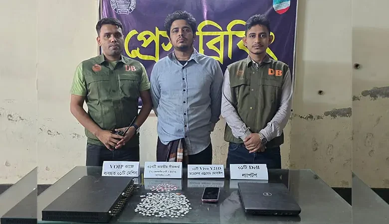 শেখ হাসিনার রায় ঘিরে বিচারক ও প্রসিকিউশনকে হত্যার হুমকি: ৩১৭ ভারতীয় সিমসহ গ্রেপ্তার ১