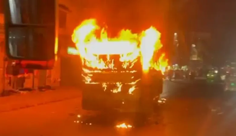 গাজীপুরে চলন্ত বাসে আগুন, যাত্রীরা নিরাপদে উদ্ধার