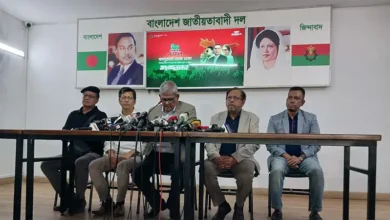 খালেদা জিয়ার শারীরিক অবস্থা সঙ্কটাপন্ন, এখন বিদেশে নেয়ার মতো অবস্থা নেই: মির্জা ফখরুল