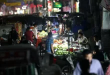 বগুড়ায় ফুটপাত দখল করে দোকানের পসরা, কোটি টাকার চাঁদাবাজির অভিযোগ