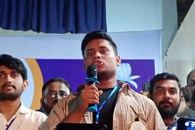 চাঁদাবাজির বাণিজ্য কায়েমকারীদের সঙ্গে জোটের চেয়ে মরে যাওয়া ভালো: হাসনাত