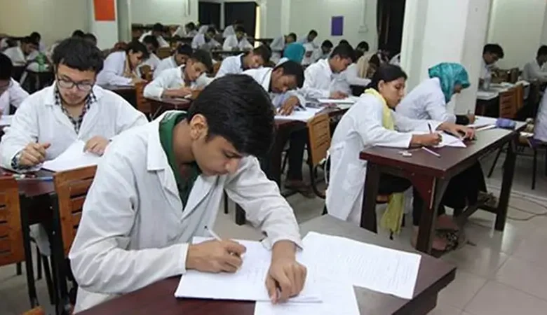 মেডিকেলে ভর্তি পরীক্ষার বিজ্ঞপ্তি প্রকাশ, আবেদন করতে পারবেন যারা