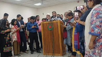 সরকারি পদে থেকে নির্বাচনে অংশ নিতে পারবেন না কেউ