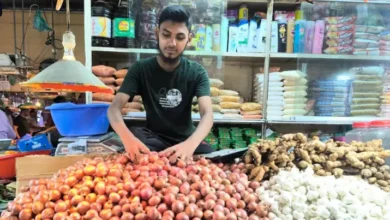 অস্থির পেঁয়াজের বাজার, দুই দিনের ব্যবধানে কেজিতে বেড়েছে ৫০ টাকা!