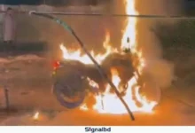 জন্মদিন উদযাপনে ব্যাডমিন্টন কোর্টে আগুন, পোড়ানো হলো দামি বাইক