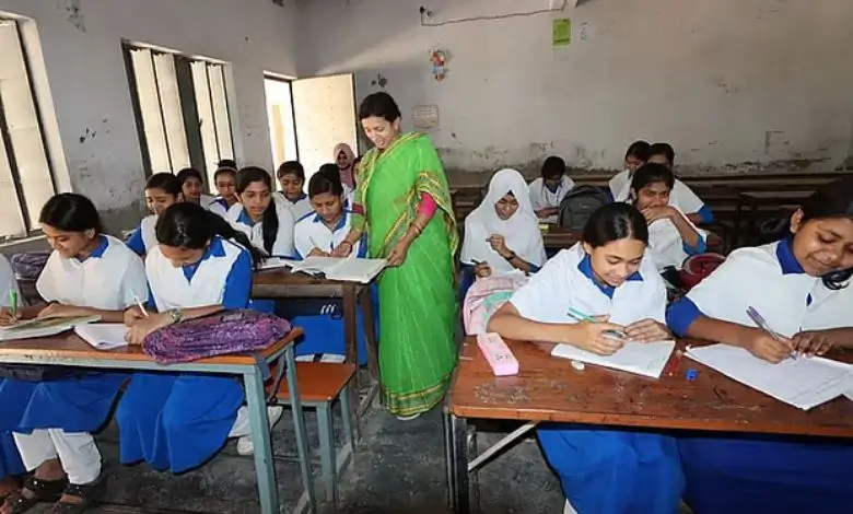 প্রাথমিক শিক্ষক নিয়োগ ২য় ধাপ: প্রতি পদে ৮০ জন