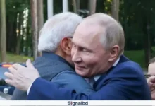 ভারতে পৌঁছেছেন পুতিন; লালগালিচায় জড়িয়ে ধরে স্বাগত জানালেন মোদি