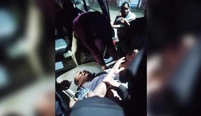 জামায়াত নেতাকে চায়নিজ কুড়াল দিয়ে কোপাল নিষিদ্ধ ছাত্রলীগ কর্মী