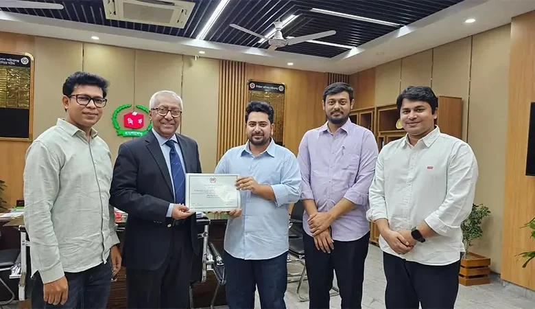 ‘শাপলা কলি’ প্রতীকে ইসির নিবন্ধন সনদ গ্রহণ এনসিপির