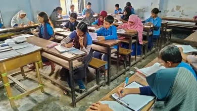 প্রাথমিক বিদ্যালয়ে কোথাও তালা, কোথাও পরীক্ষা